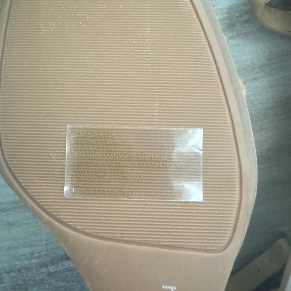 Strapy Neutral Wedge Shoes 8M - Picture 8 of 10